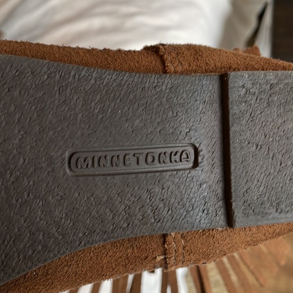 Minnetonka fringe boots - size 7 - Picture 6 of 7